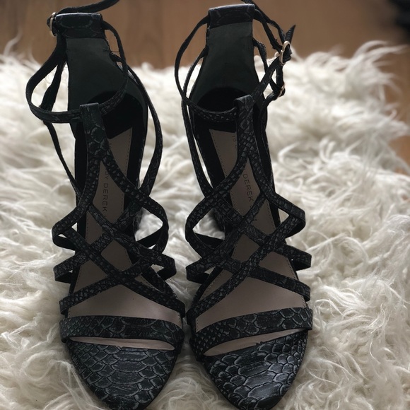 10 CROSBY DEREK LAM Snakeskin High Heel Wedge $595 - Picture 2 of 5